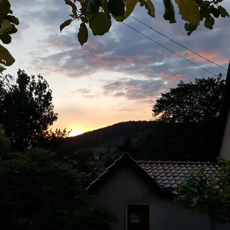 Am Kirchberg 公寓 *